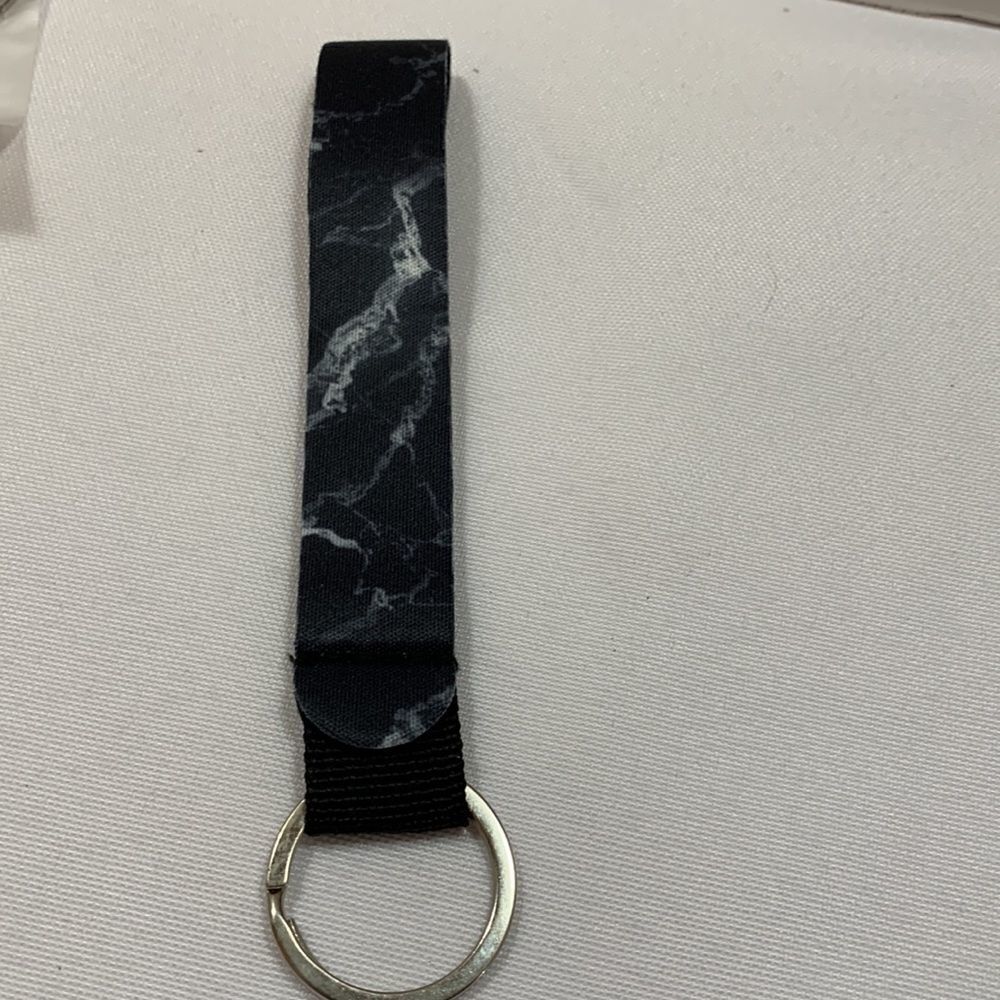 SIX piece wristlet & self defense keychains - Picture 8 of 12